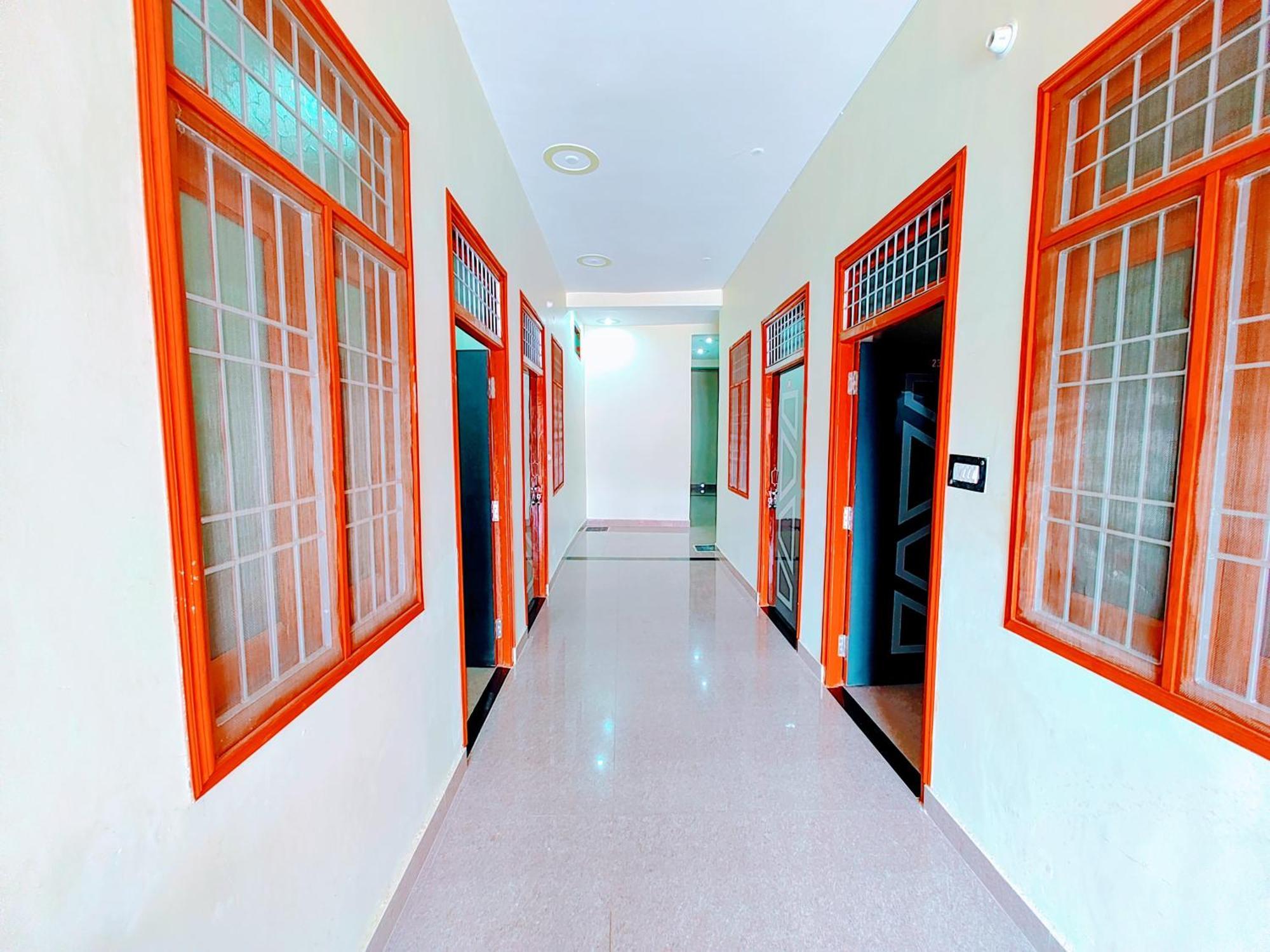 Hotel Raghukul Ayodhya Exterior photo