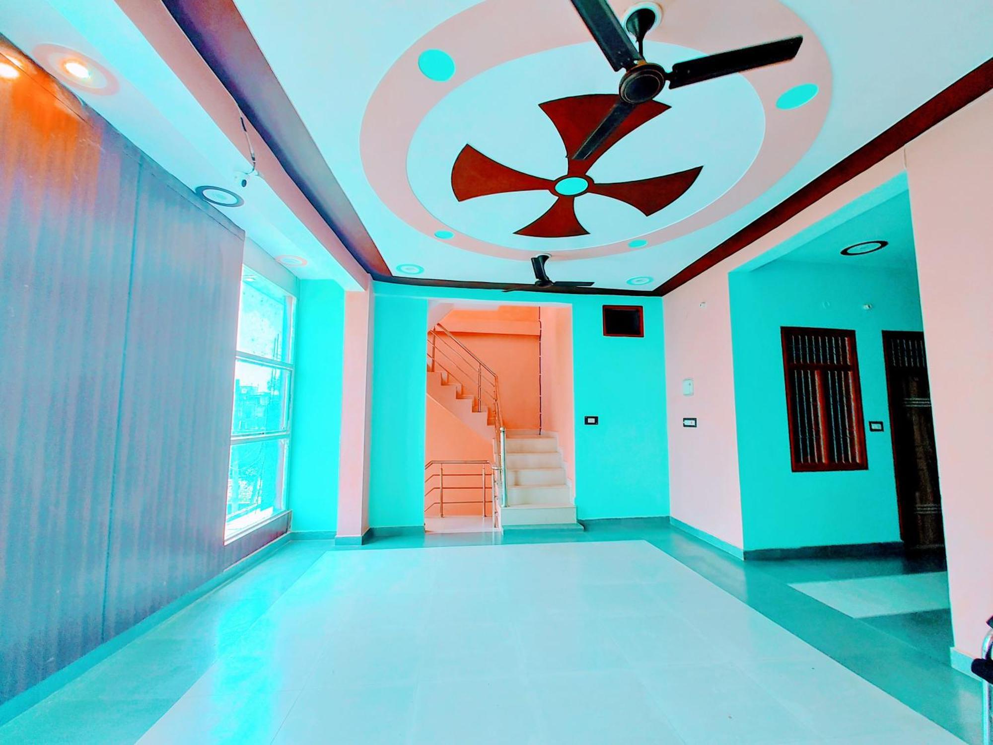 Hotel Raghukul Ayodhya Exterior photo