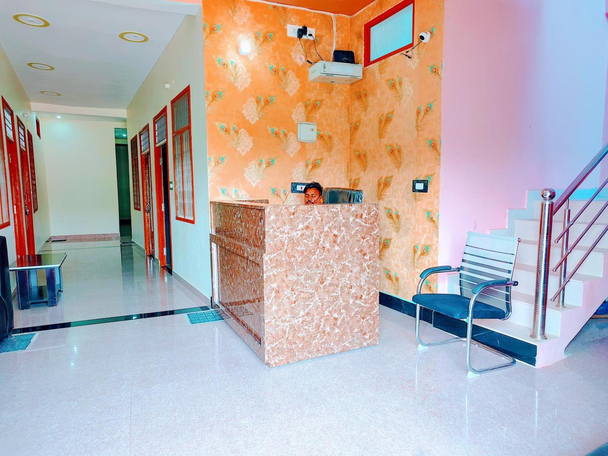 Hotel Raghukul Ayodhya Exterior photo